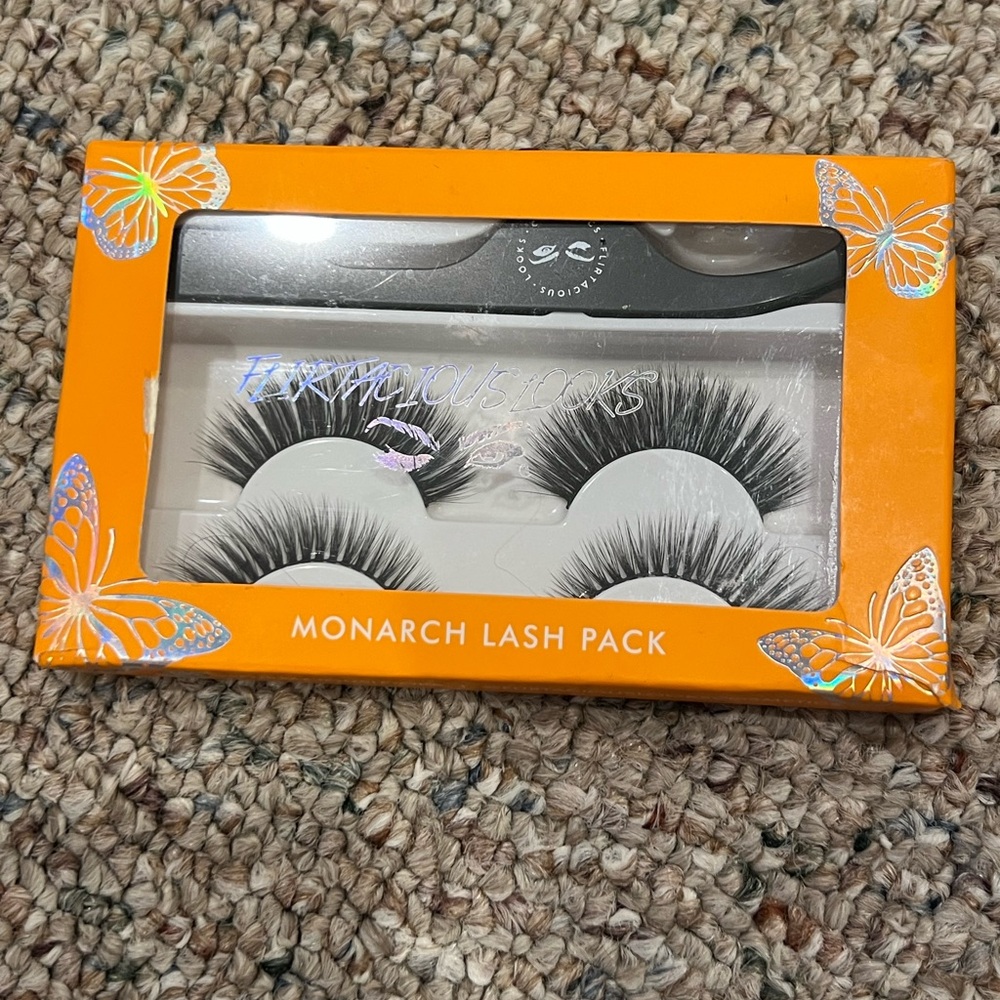 Flirtacious Looks Monarch Lash Pack - Black NEW